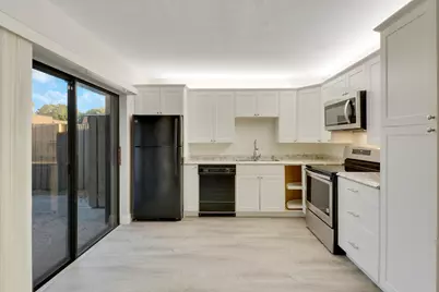 2316 23rd Lane, Palm Beach Gardens, FL 33418 - Photo 4