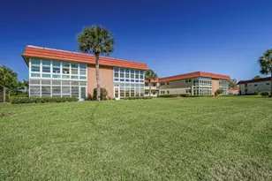 67 Royal Oak Dr, Vero Beach, FL 32962 - Photo 2