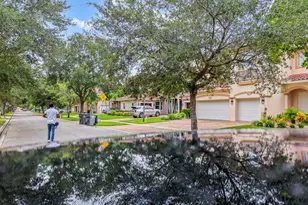 556 Cresta Cir, West Palm Beach, FL 33413 - Photo 1