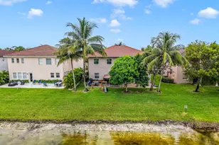 556 Cresta Cir, West Palm Beach, FL 33413 - Photo 6