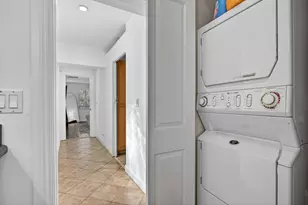 2101 NE 25th St, Wilton Manors, FL 33305 - Photo 38