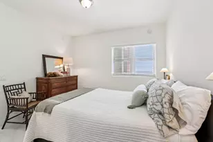2640 Lake Shore Dr, Riviera Beach, FL 33404 - Photo 20
