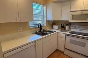 2950 SE Ocean Blvd, Stuart, FL 34996 - Photo 6
