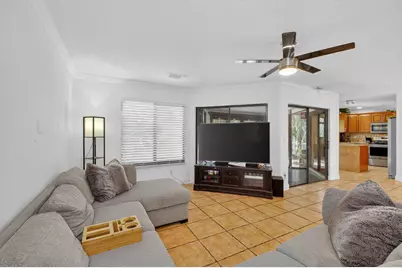 9667 Sunny Isle Circle, Boca Raton, FL 33428 - Photo 8