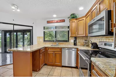 9667 Sunny Isle Circle, Boca Raton, FL 33428 - Photo 14