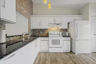 3386 Lucerne Park Dr, Greenacres, FL 33467 - Photo 10