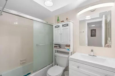 100 SE 6th Avenue #304, Pompano Beach, FL 33060 - Photo 14