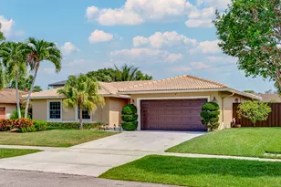 4886 Acorn Dr, Boca Raton, FL 33487 - Photo 2
