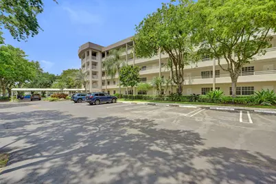 545 Oaks Lane #204, Pompano Beach, FL 33069 - Photo 16