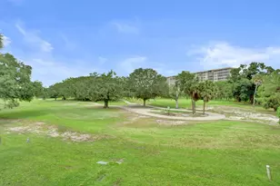 545 Oaks Ln, Pompano Beach, FL 33069 - Photo 58