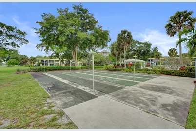 545 Oaks Lane #204, Pompano Beach, FL 33069 - Photo 12