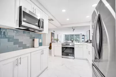 545 Oaks Lane #204, Pompano Beach, FL 33069 - Photo 26