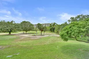 545 Oaks Ln, Pompano Beach, FL 33069 - Photo 10