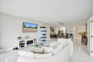 545 Oaks Ln, Pompano Beach, FL 33069 - Photo 4