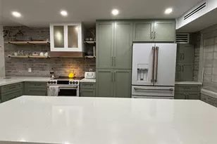 3700 Oaks Clubhouse Dr, Pompano Beach, FL 33069 - Photo 12