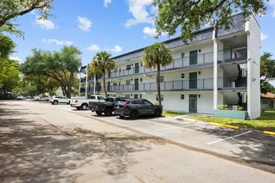 8004 Lagos De Campo Boulevard #C-203, Tamarac, FL 33321 - Photo 18