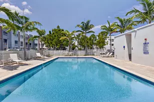 2535 NE 193rd St, Miami, FL 33180 - Photo 44
