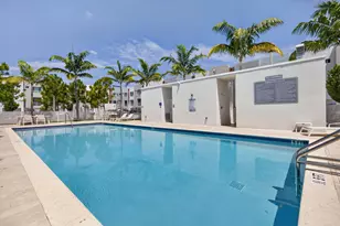 2535 NE 193rd St, Miami, FL 33180 - Photo 46