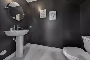 2535 NE 193rd St, Miami, FL 33180 - Photo 18