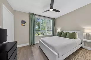 2535 NE 193rd St, Miami, FL 33180 - Photo 28