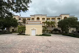 4 Harbour Isle Dr E, Fort Pierce, FL 34949 - Photo 1