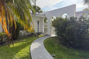 161 NE 10th Ave, Hallandale Beach, FL 33009 - Photo 2