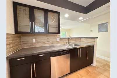 5811 NE 14th Road #1, Fort Lauderdale, FL 33334 - Photo 4