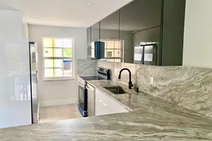 3960 Oaks Clubhouse Dr, Pompano Beach, FL 33069 - Photo 8