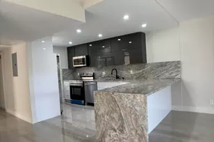 3960 Oaks Clubhouse Dr, Pompano Beach, FL 33069 - Photo 6