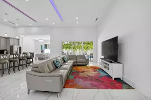 711 NE 6th St, Boca Raton, FL 33432 - Photo 8