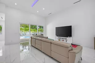 711 NE 6th St, Boca Raton, FL 33432 - Photo 10