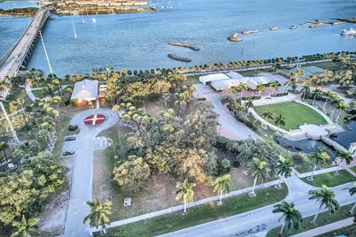 701 N Indian River Drive #105, Fort Pierce, FL 34950 - Photo 2