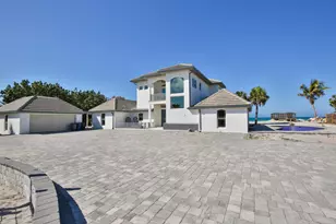 7816 Sanderling Rd, Sarasota, FL 34242 - Photo 2