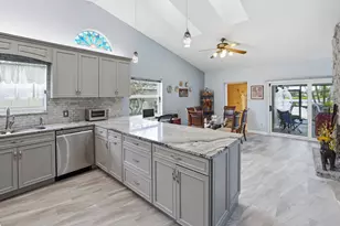 191 Parkwood Dr, Royal Palm Beach, FL 33411 - Photo 6