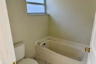 387 SW 206th Ave, Pembroke Pines, FL 33029 - Photo 16