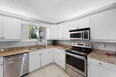 1928 E Discovery Cir Circle E, Deerfield Beach, FL 33442 - Photo 10