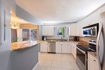 1928 E Discovery Cir Circle E, Deerfield Beach, FL 33442 - Photo 2