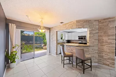 1928 E Discovery Cir Circle E, Deerfield Beach, FL 33442 - Photo 8