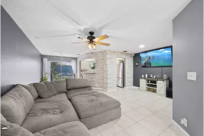 1928 Discovery Circle E, Deerfield Beach, FL 33442 - Photo 1