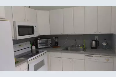 122 Normandy C, Delray Beach, FL 33484 - Photo 4
