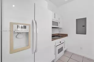 325 S Biscayne Blvd, Miami, FL 33131 - Photo 14