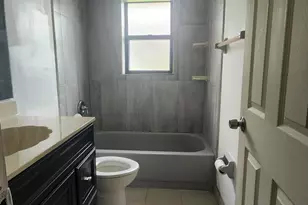 805 SE Cavern Ave, Port Saint Lucie, FL 34983 - Photo 8