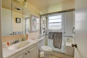 137 Fanshaw D, Boca Raton, FL 33434 - Photo 2