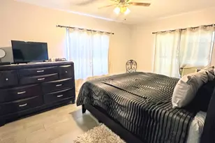1000 NW 118th St, Miami, FL 33168 - Photo 4