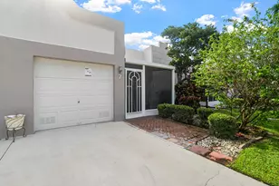18900 Stewart Cir, Boca Raton, FL 33496 - Photo 4