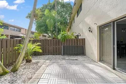 7620 NW 79th Avenue #J8, Tamarac, FL 33321 - Photo 18