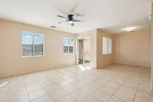 2584 SW Stockbridge Sq Square SW, Vero Beach, FL 32962 - Photo 12