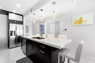 324 N Lake Dr, Lantana, FL 33462 - Photo 16