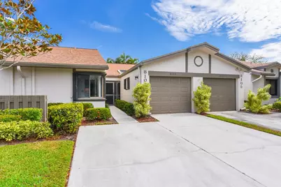 8109 Whispering Palm Drive, Boca Raton, FL 33496 - Photo 2