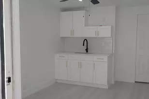 21 SE 11th Ave, Fort Lauderdale, FL 33301 - Photo 2
